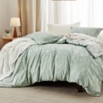 Bedsure Queen Comforter Set - Sage Green Bed Set, 3 Pieces Cute Floral Bedding, 1 Soft Reversible Botanical Flowers Comforter and 2 Pillow Shams - Image 3