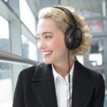 Bose QuietComfort 25 Acoustic Noise Cancelling Headphones for Apple Devices, Triple Black (wired, 3.5mm) (Renewed) - Image 5